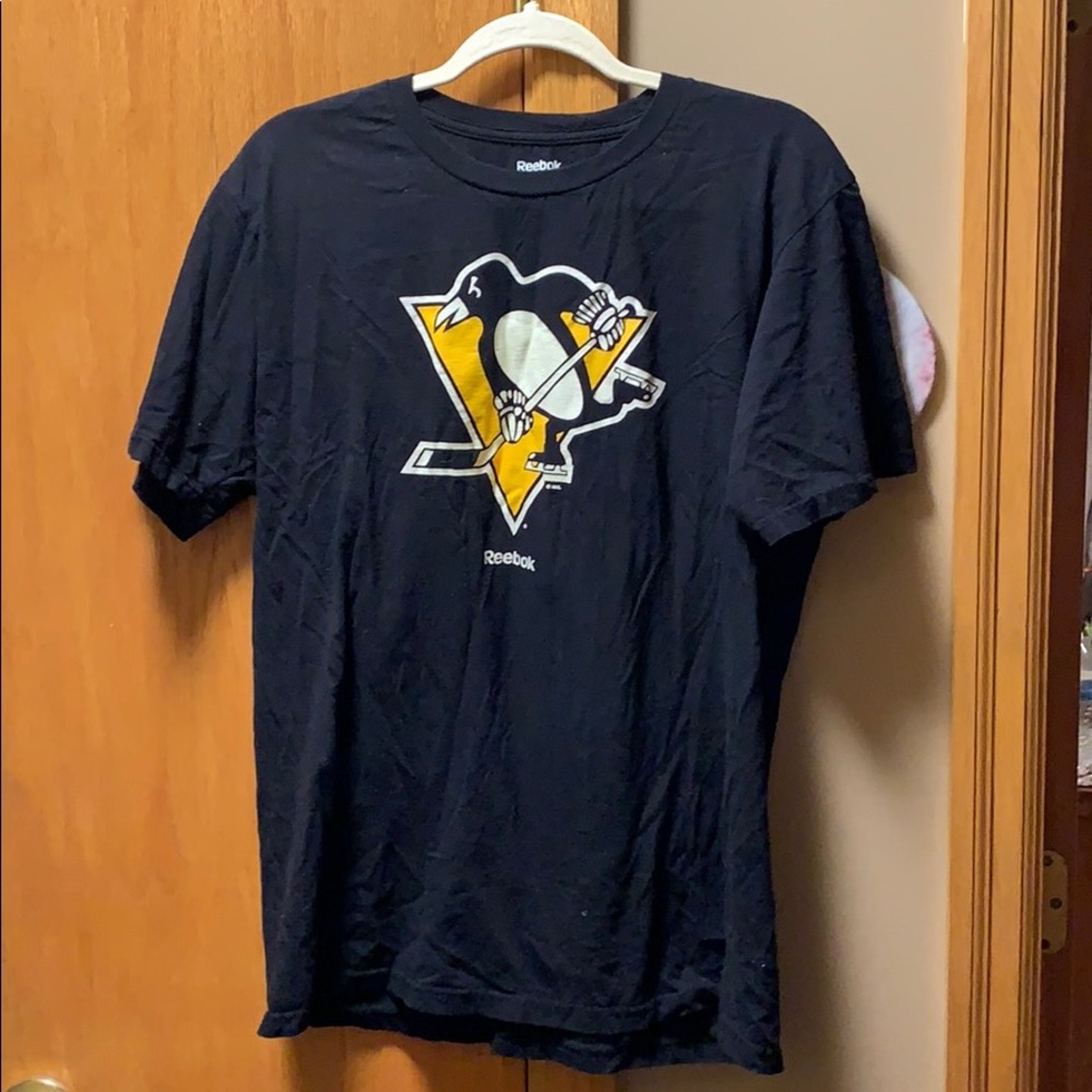 Reebok Pittsburgh penguins tee shirt. Size Large